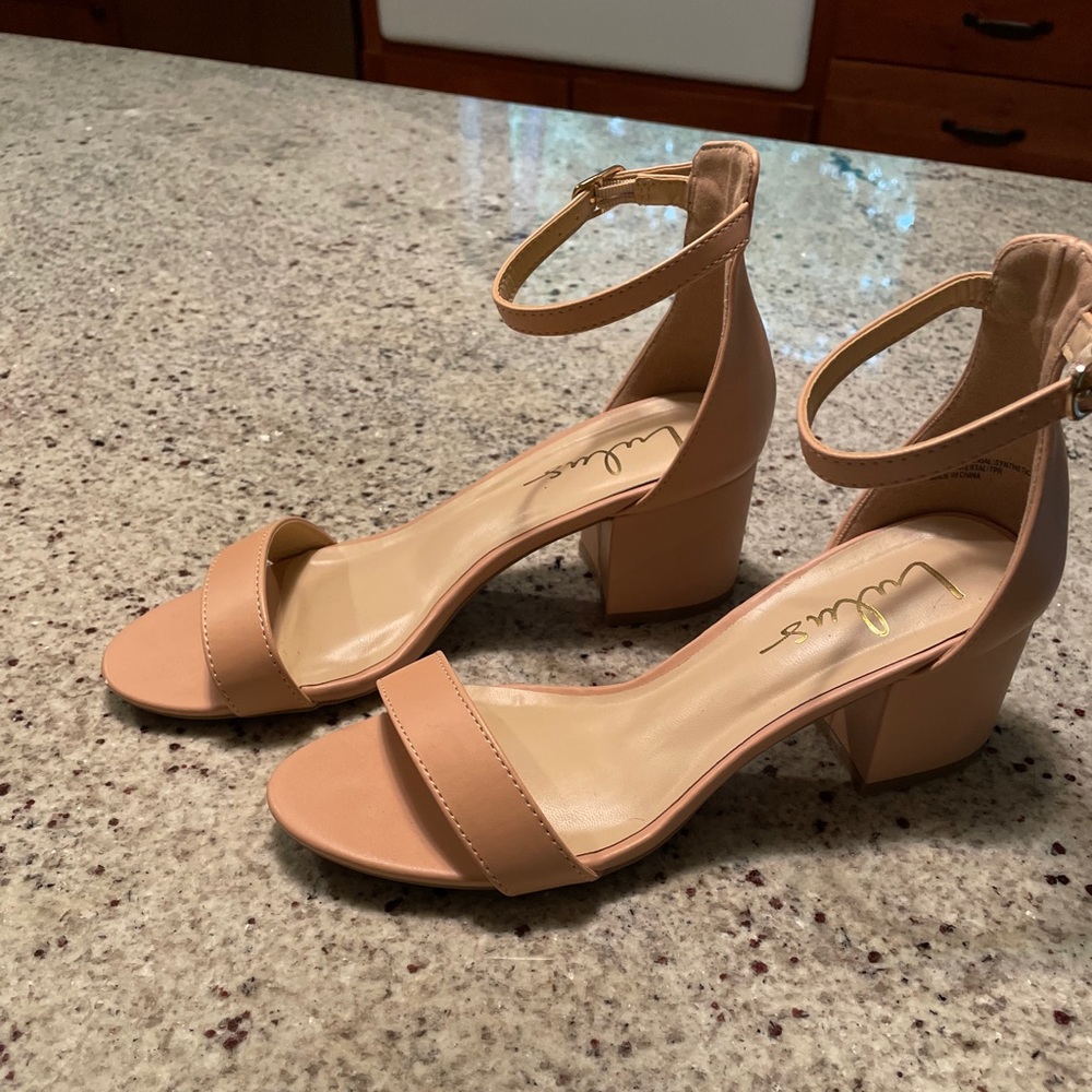 Lulus low heel. Blush